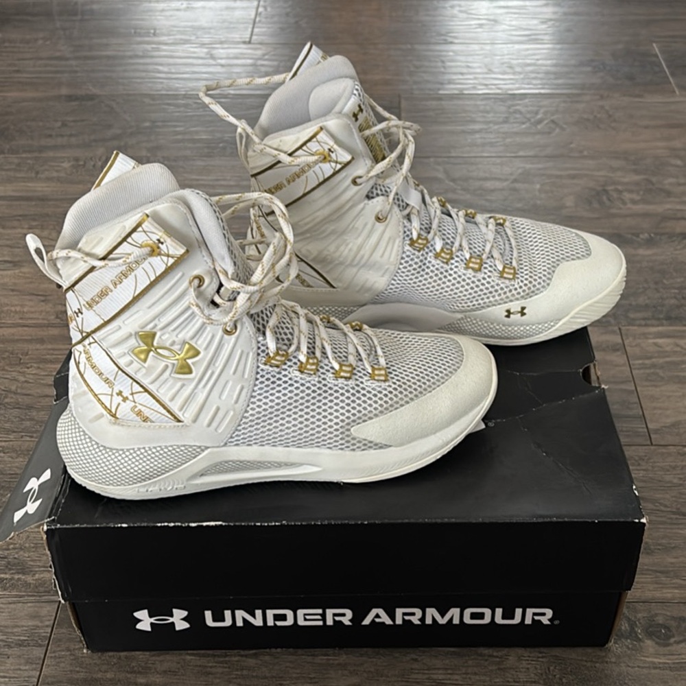 UA HOVR ACE court shoes